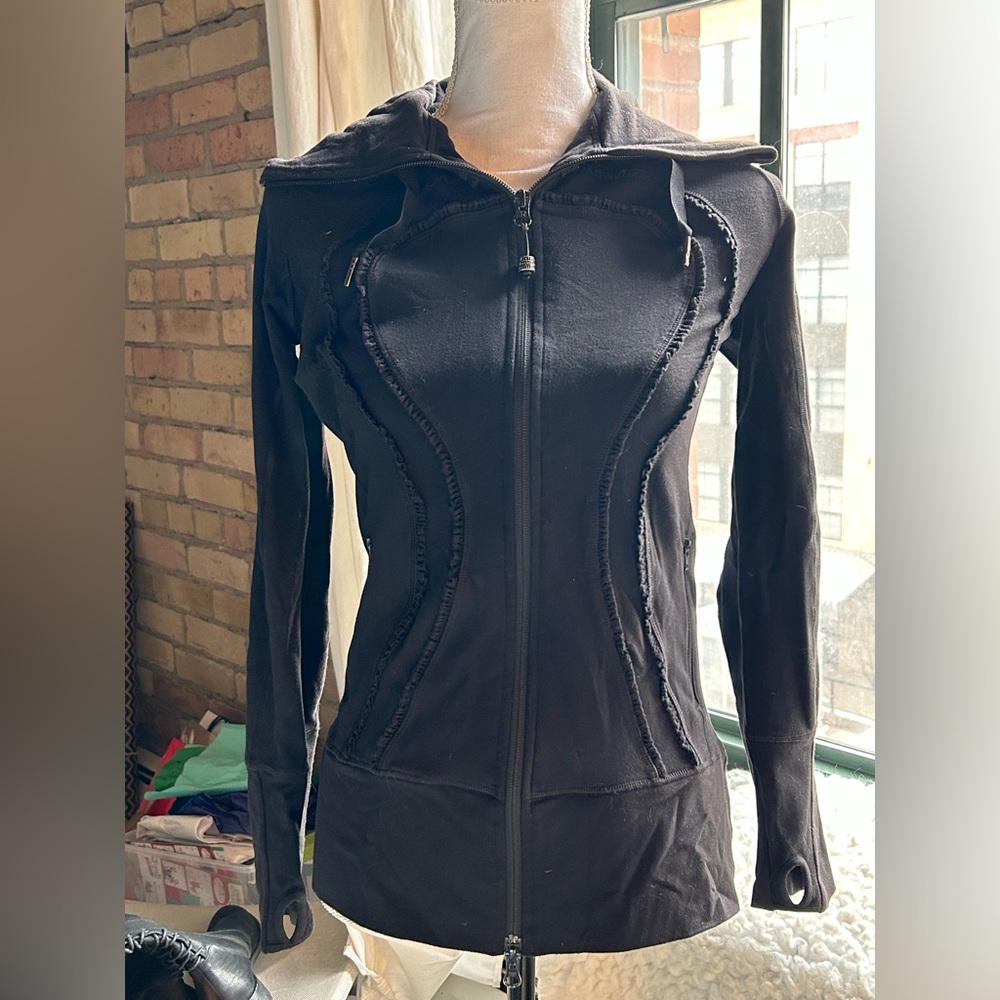 Lululemon black zip jacket